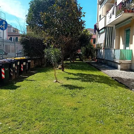 Casa Vacanze Lida مارينا دي كارّارا المظهر الخارجي الصورة