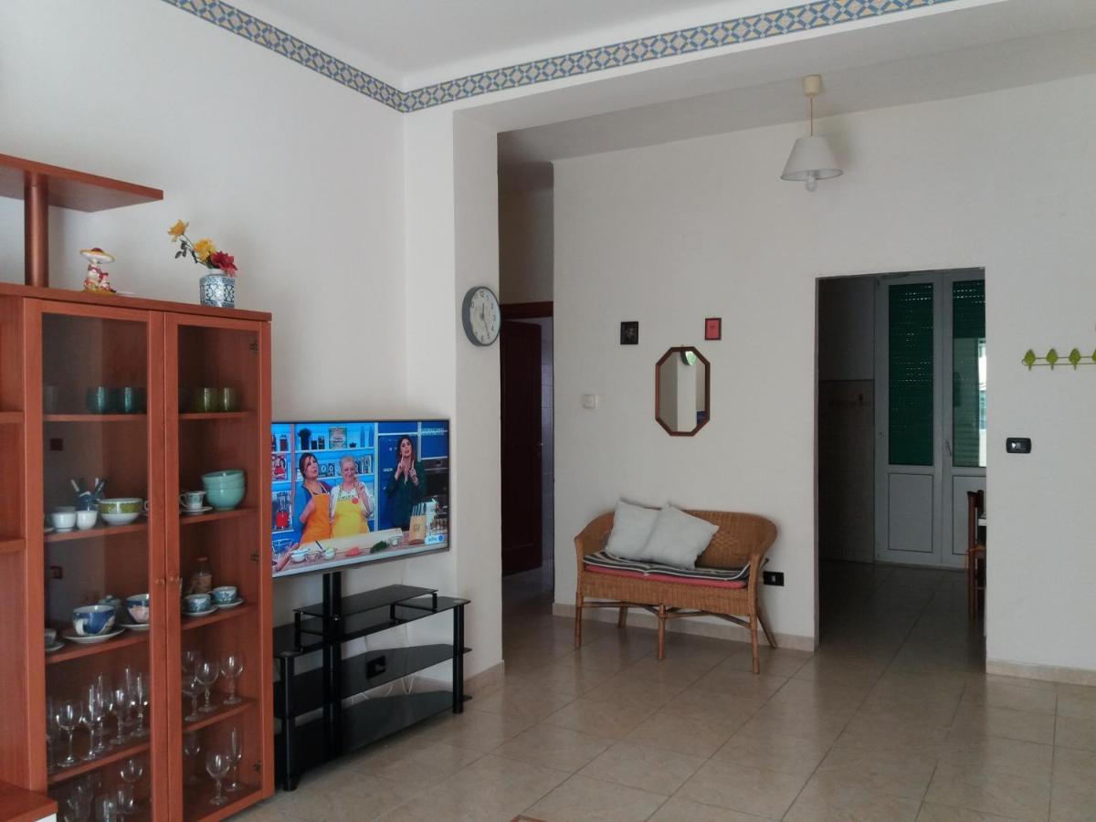 Casa Vacanze Lida مارينا دي كارّارا المظهر الخارجي الصورة