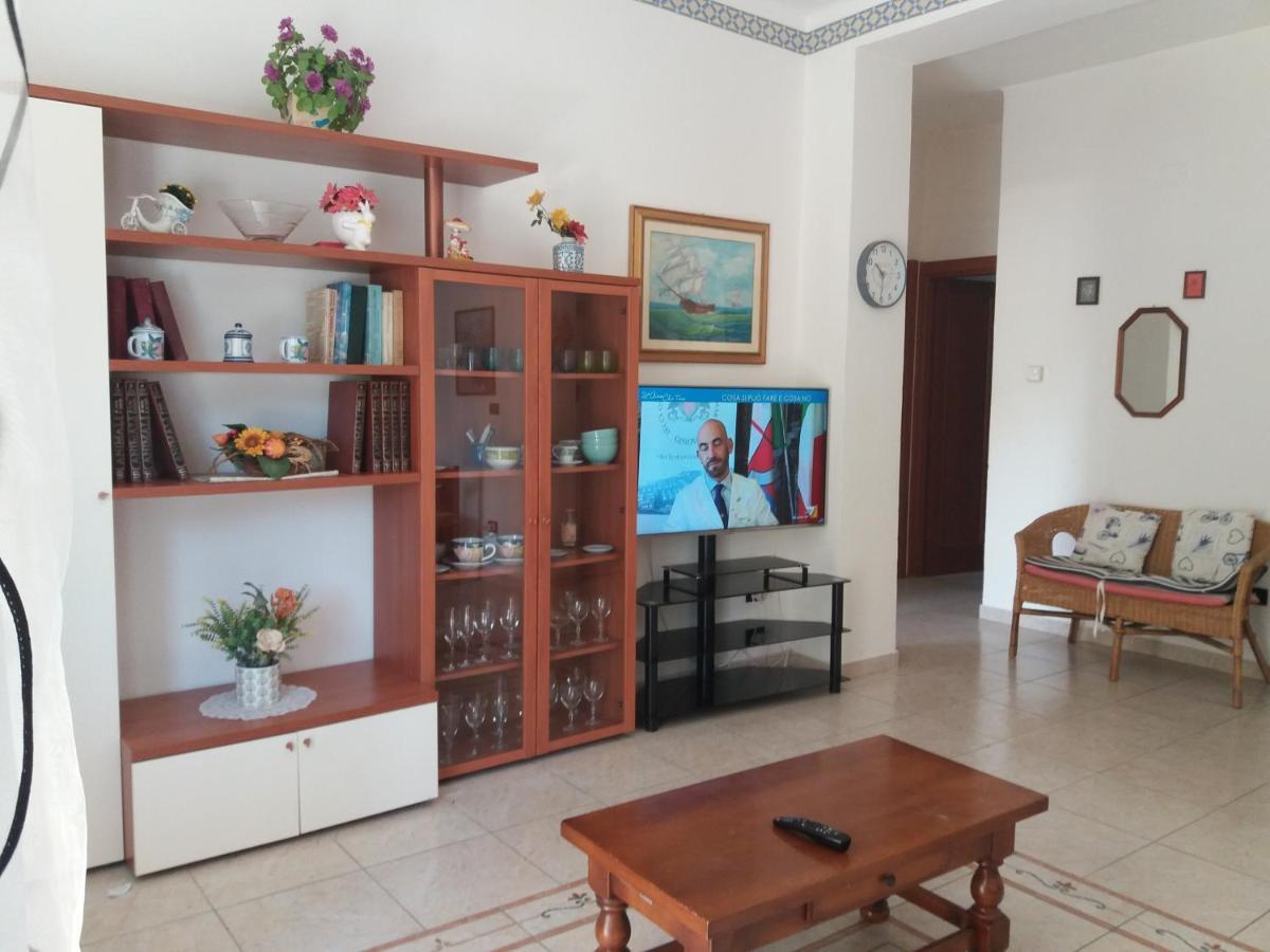 Casa Vacanze Lida مارينا دي كارّارا المظهر الخارجي الصورة