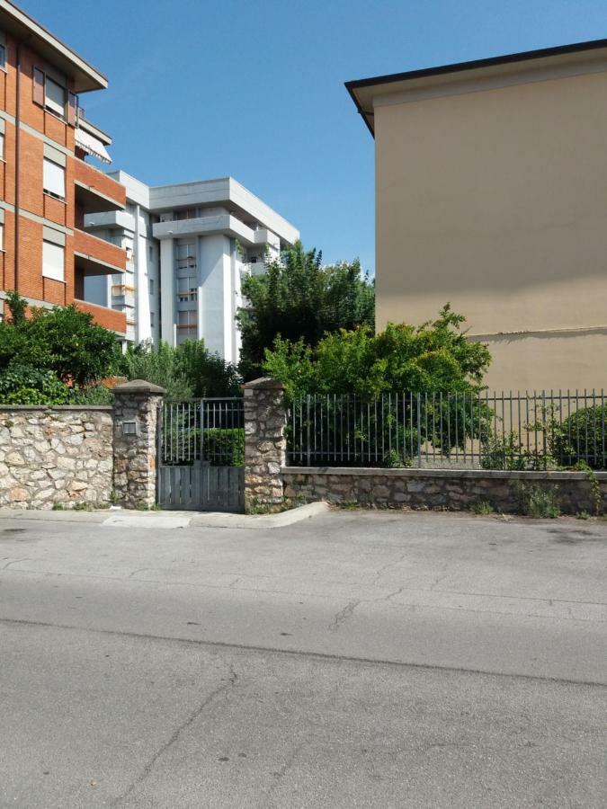 Casa Vacanze Lida مارينا دي كارّارا المظهر الخارجي الصورة